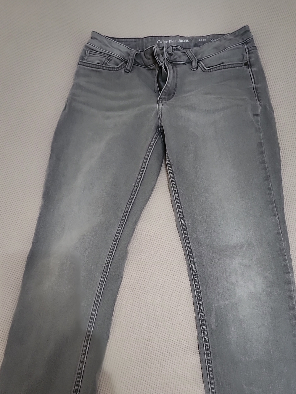 Calvin Klein Jeans Women's Gray Slim Straight Jeans